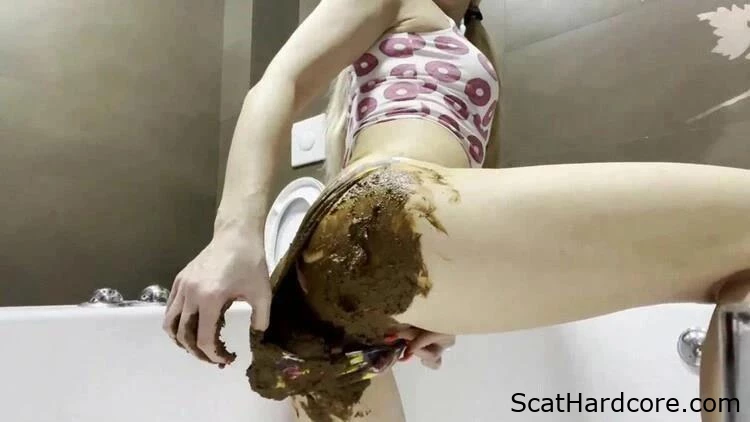 Bodys Function: Documenting Female Defecation - Thefartbabes